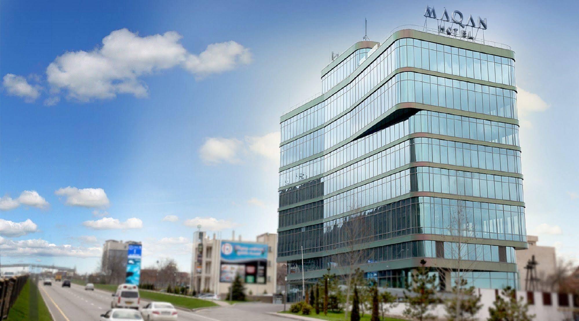 Maqan Hotel Almatî Exterior foto