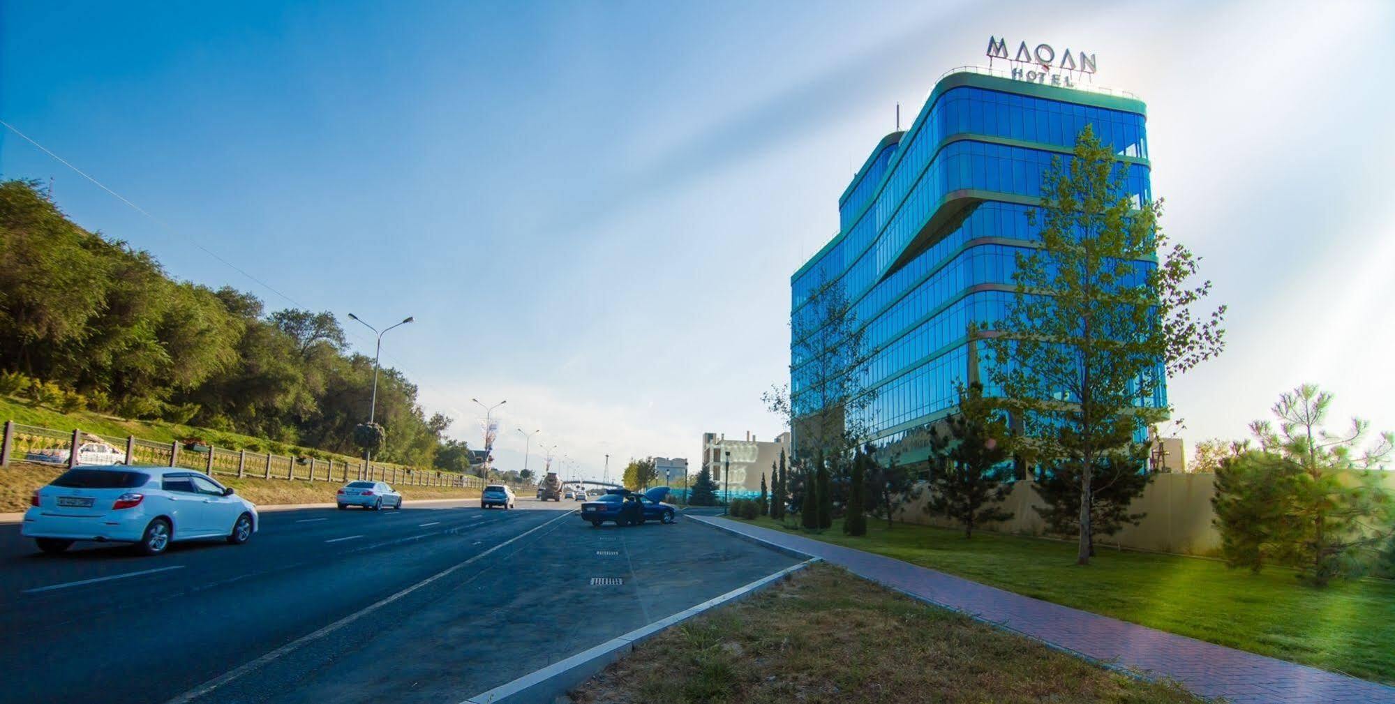 Maqan Hotel Almatî Exterior foto