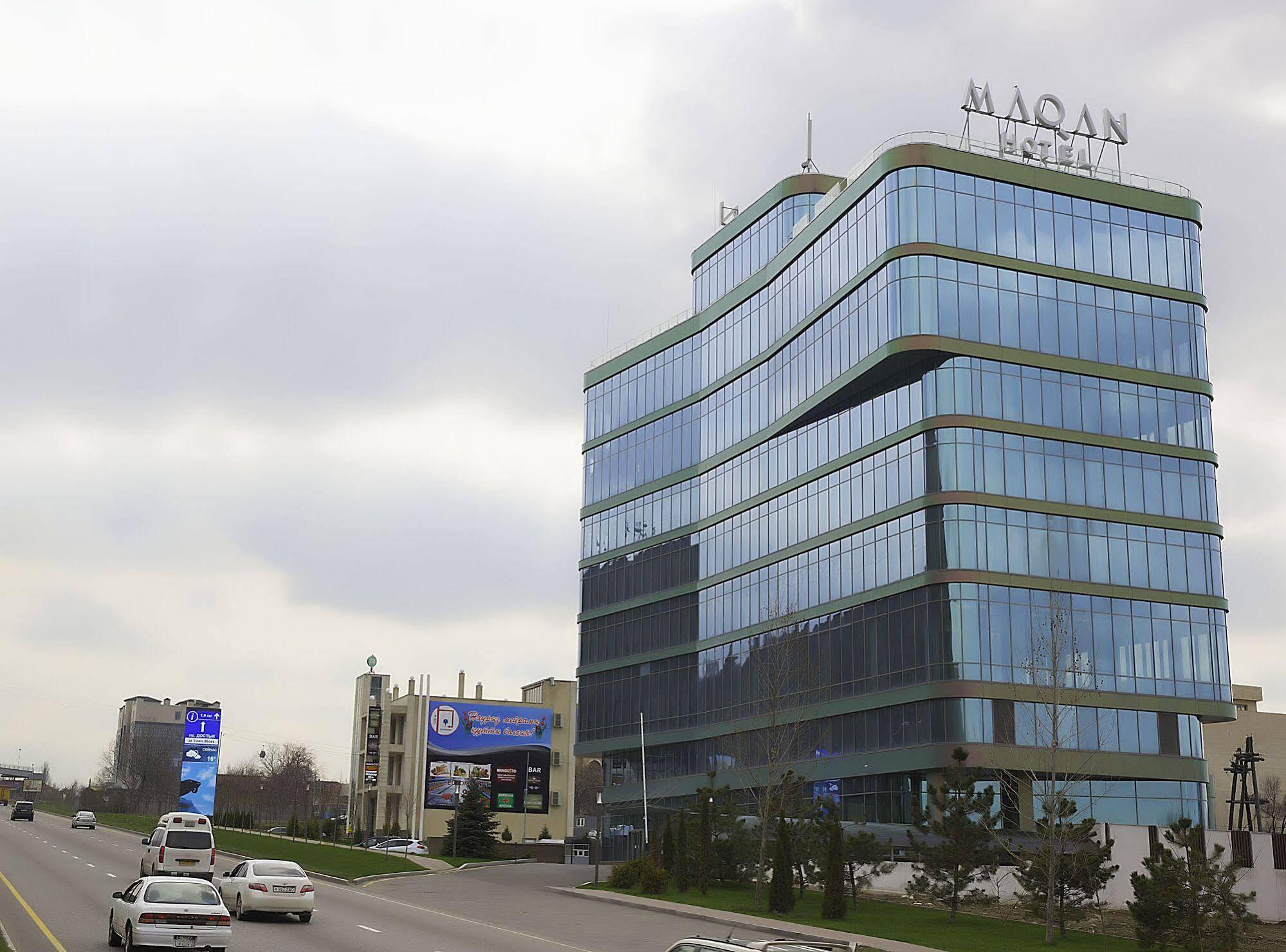 Maqan Hotel Almatî Exterior foto